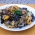 Salada de macarro com antepasto de funghi sechi e berinjela