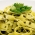 Macarro ao pesto com cebolinha