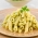 Macarro ao pesto com castanhas-do-par